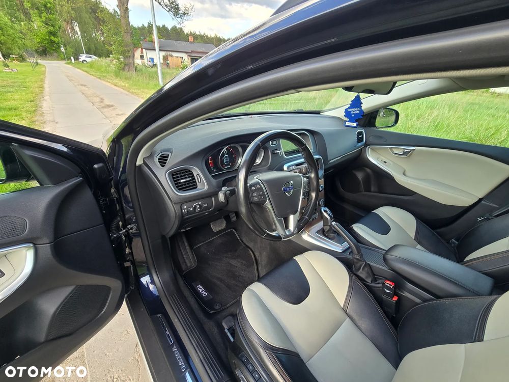 Volvo V40 D4 Geartronic Summum - 12