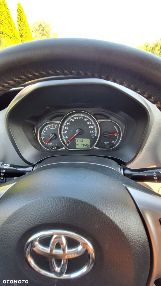Toyota Yaris 1.33 Dynamic - 6