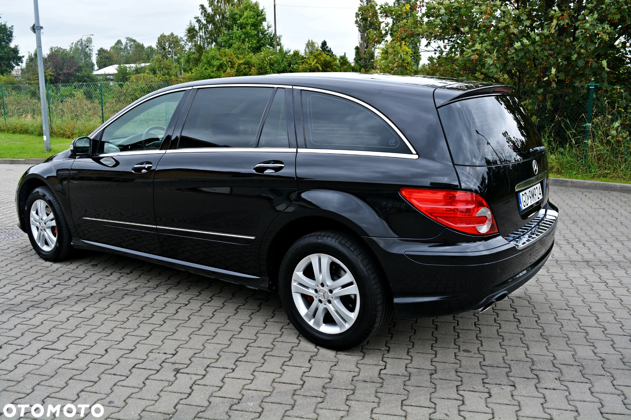 Mercedes-Benz Klasa R 350 L 4Matic 7G-TRONIC - 24