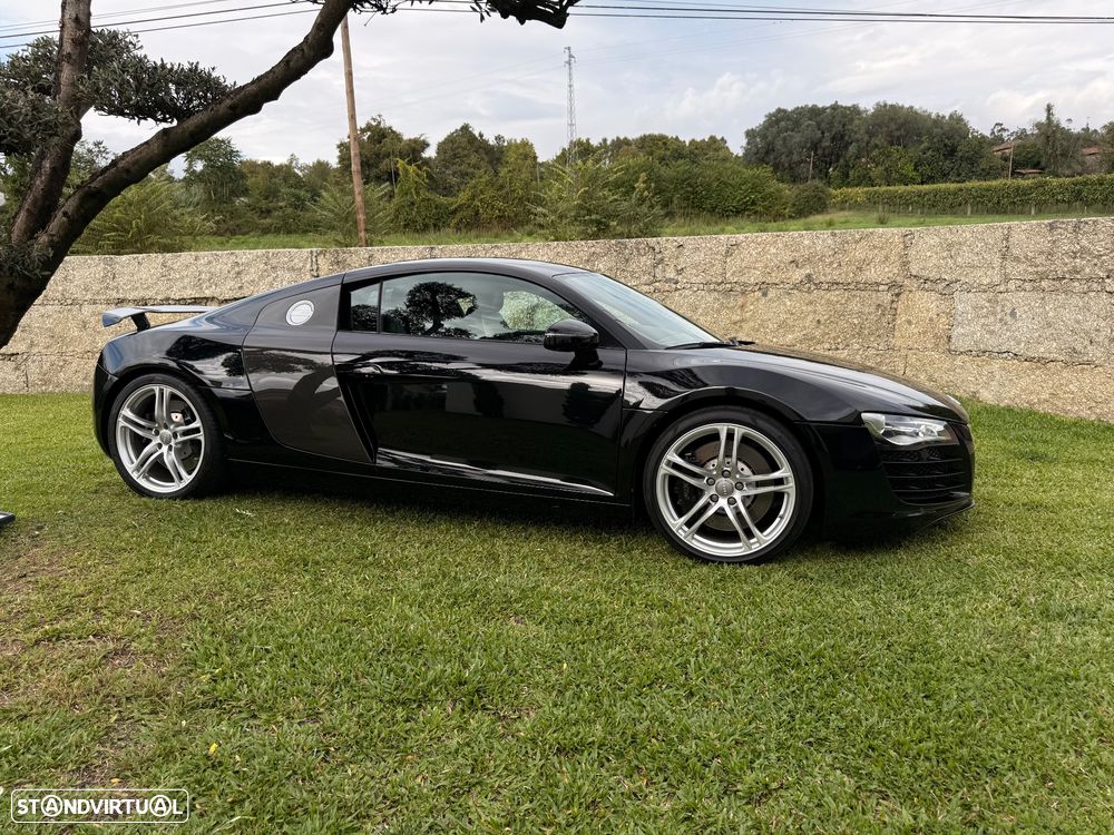 Audi R8 Coupé 4.2 FSi V8 quattro - 23