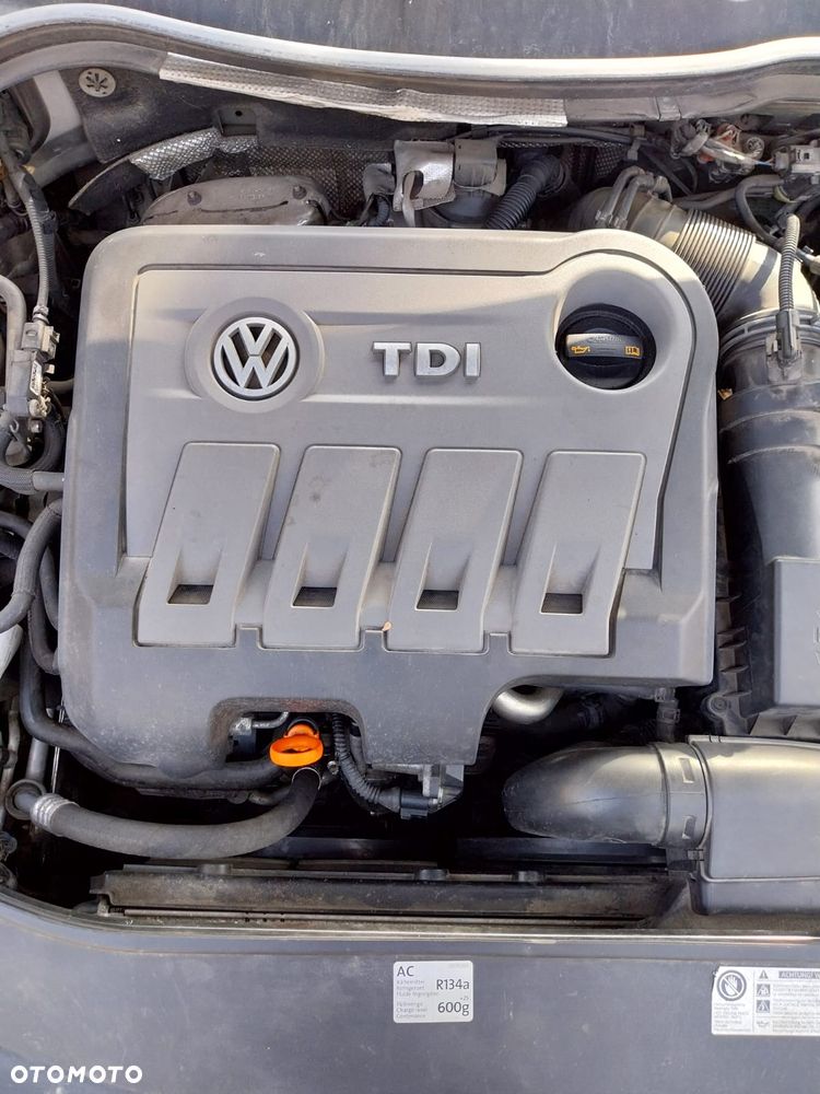 Volkswagen Passat 2.0 TDI Comfortline - 12