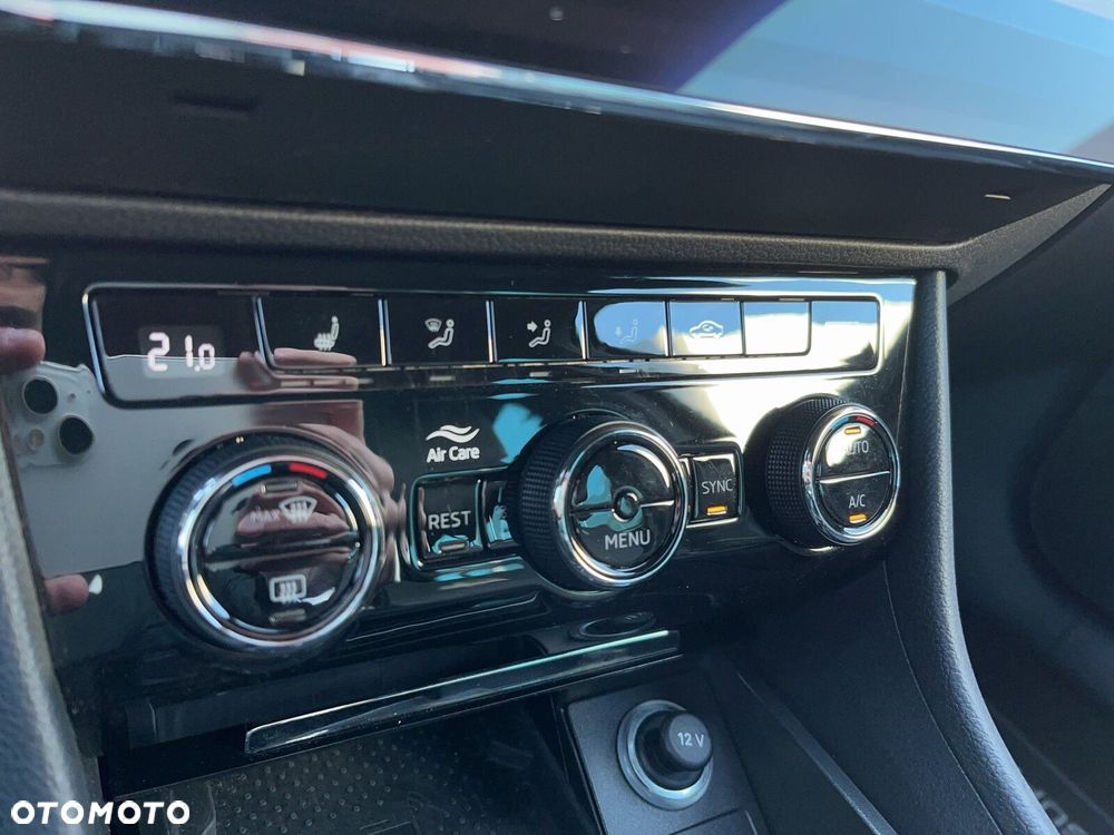 Skoda Superb 2.0 TDI SCR L&K DSG - 30