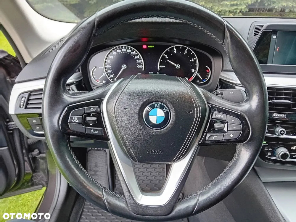 BMW Seria 5 520d Efficient Dynamics - 27