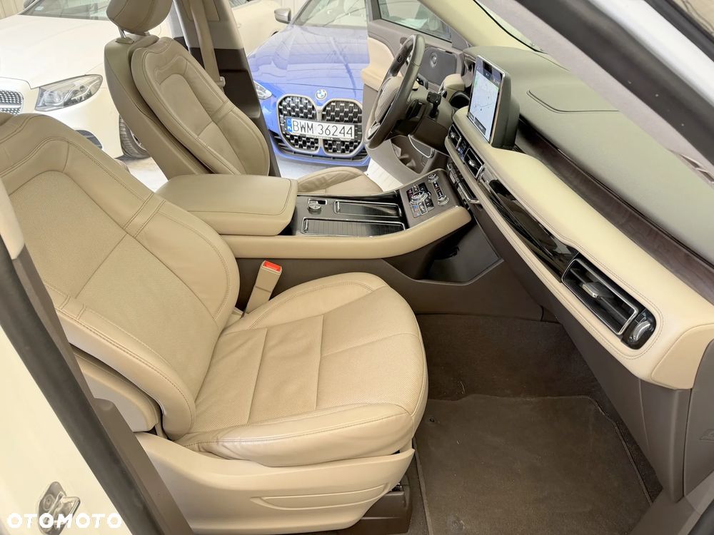Lincoln Aviator - 8