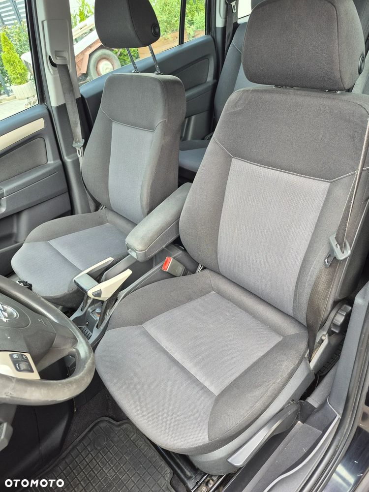Opel Zafira - 11