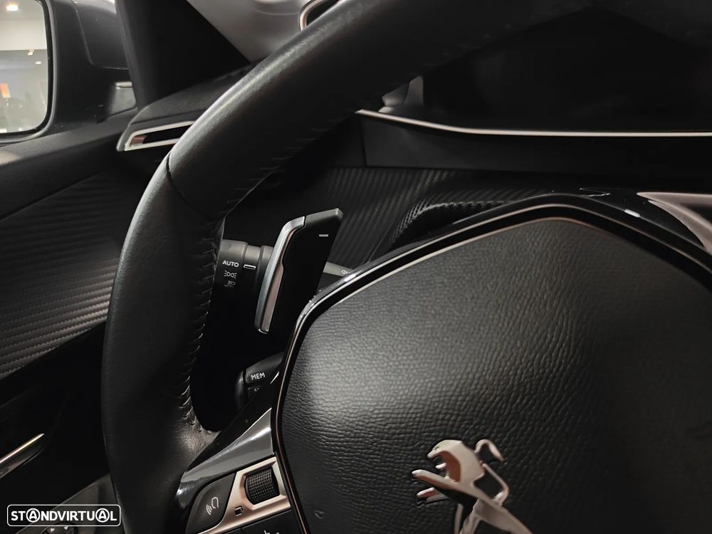 Peugeot 208 1.2 PureTech Allure Pack EAT8 - 53
