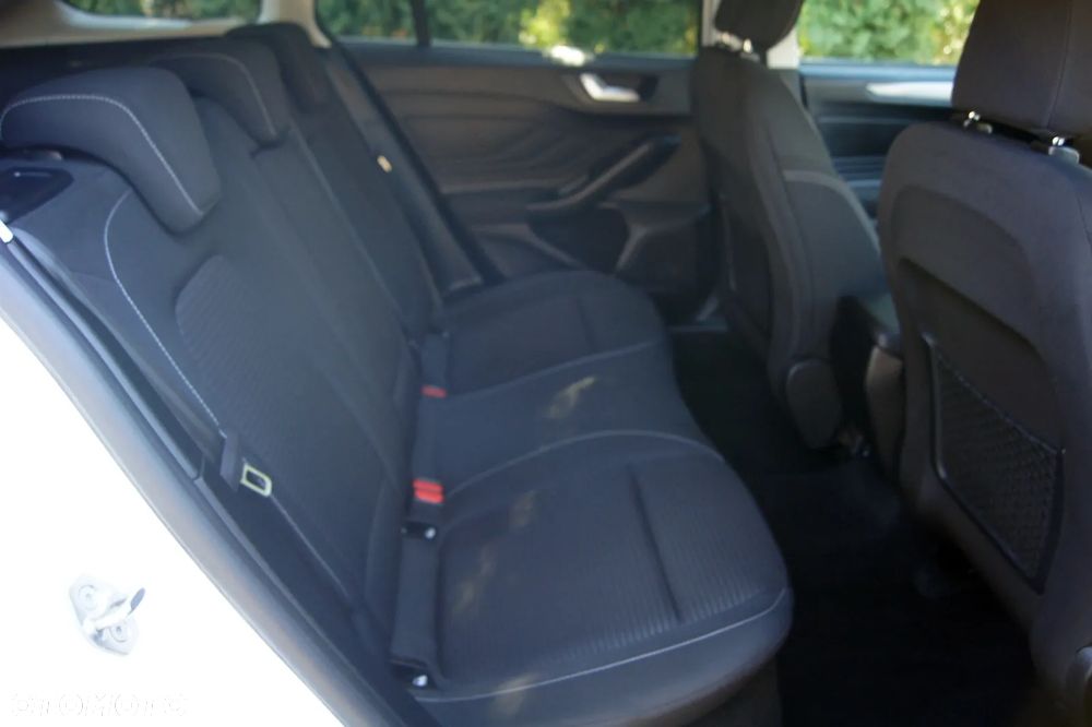 Ford Focus 1.5 EcoBlue STart-Stopp-System TITANIUM X - 32