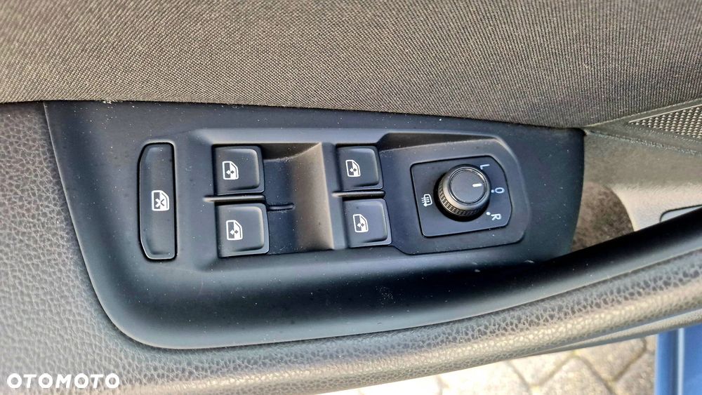 Volkswagen Passat 2.0 TDI (BlueMotion Technology) Comfortline - 26