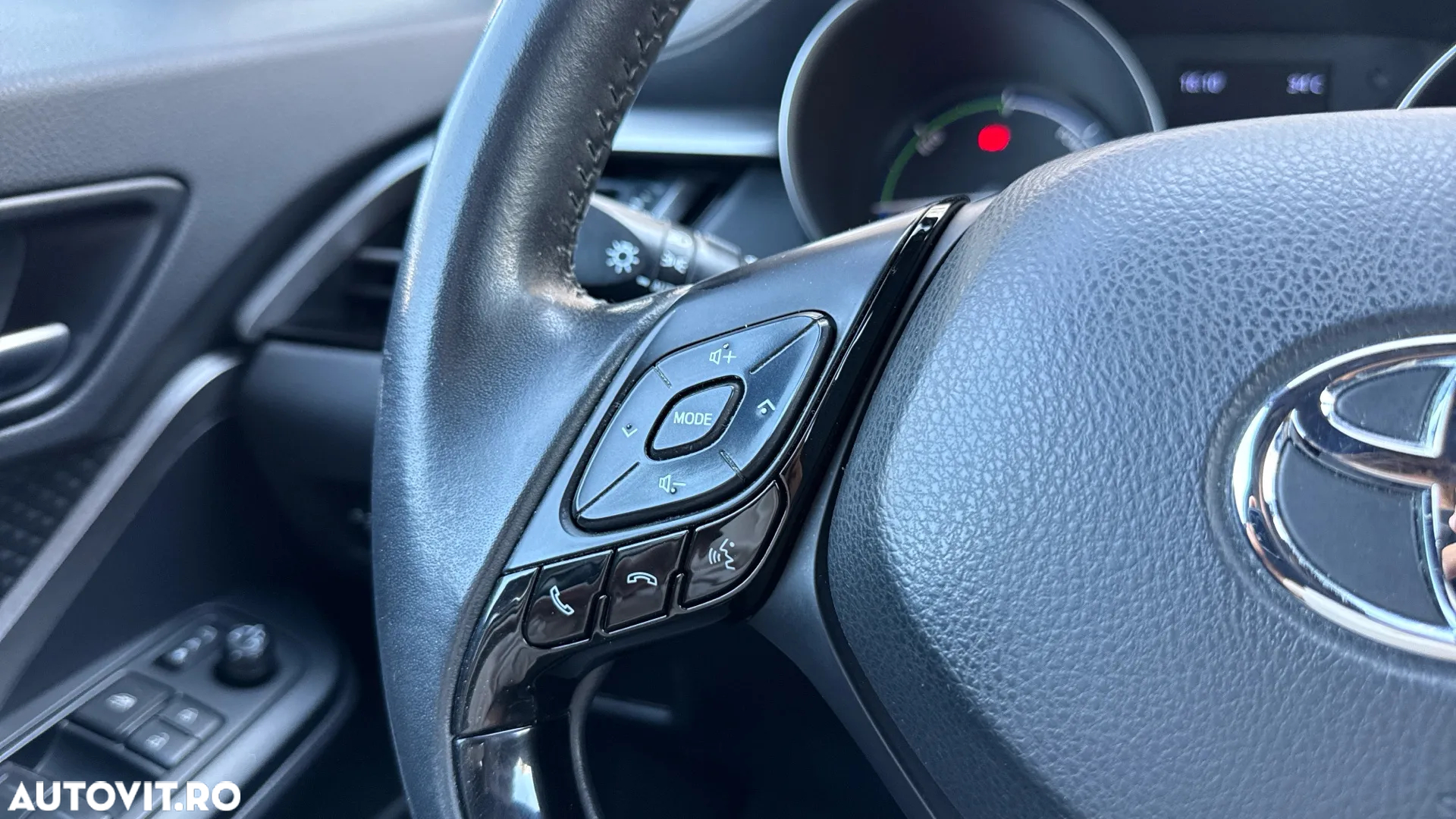 Toyota C-HR 1.8 HSD 122 CP 4x2 CVT Core - 32