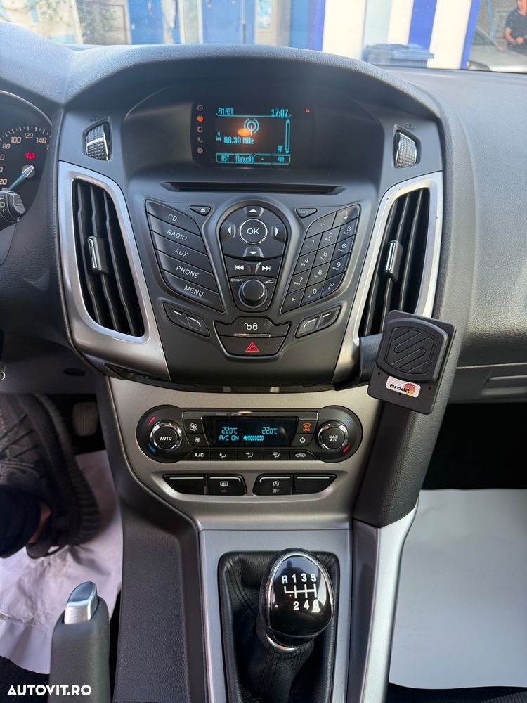 Ford Focus - 8
