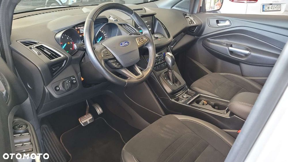 Ford Kuga - 33