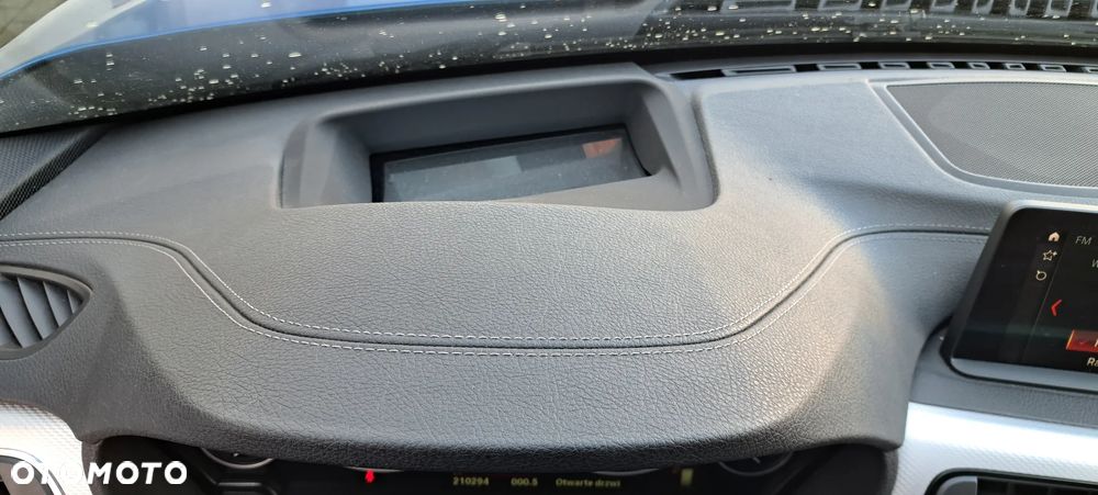 BMW Seria 3 320d xDrive Edition M Sport Shadow - 11