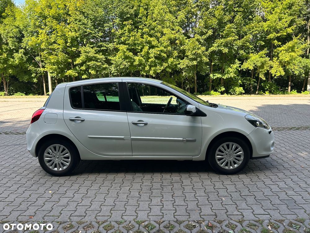 Renault Clio - 2