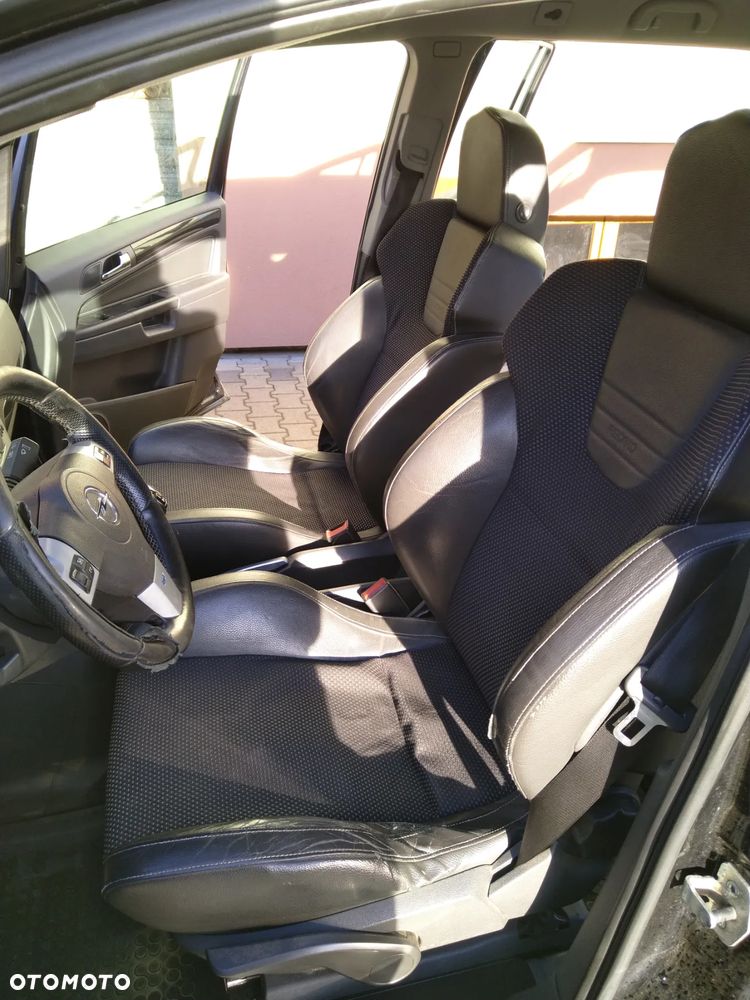 Opel Zafira OPC - 3