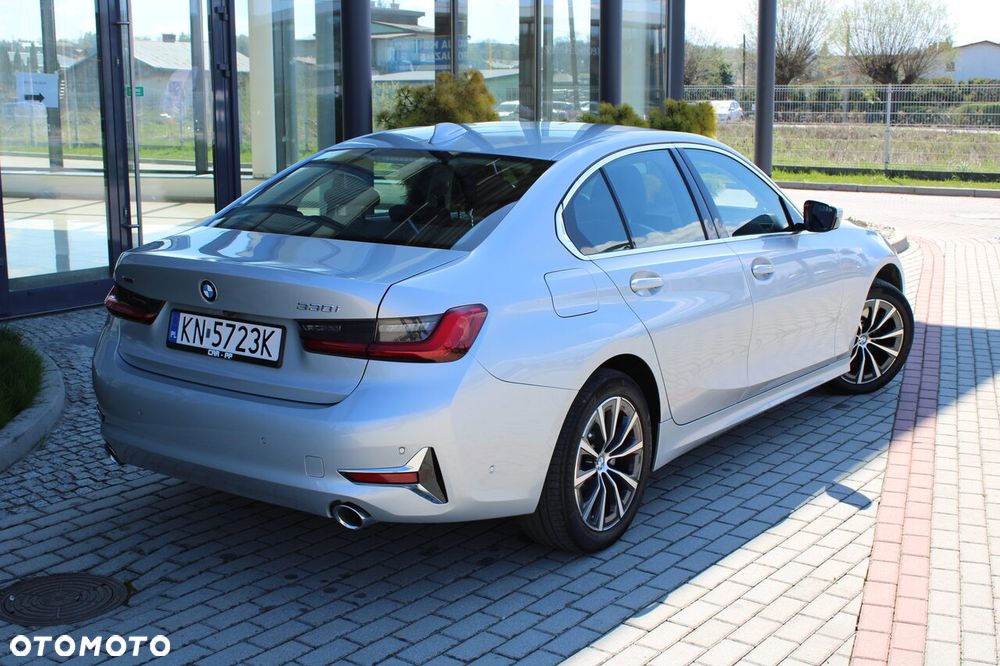 BMW Seria 3 330i Sport Line - 7