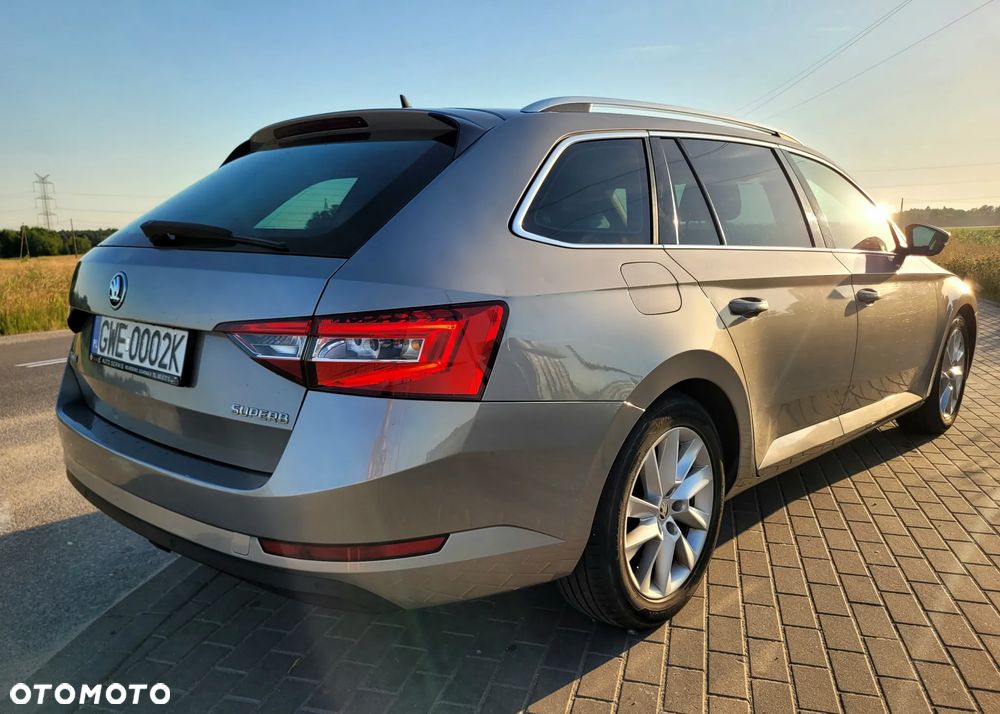 Skoda Superb 2.0 TSI Ambition DSG - 5