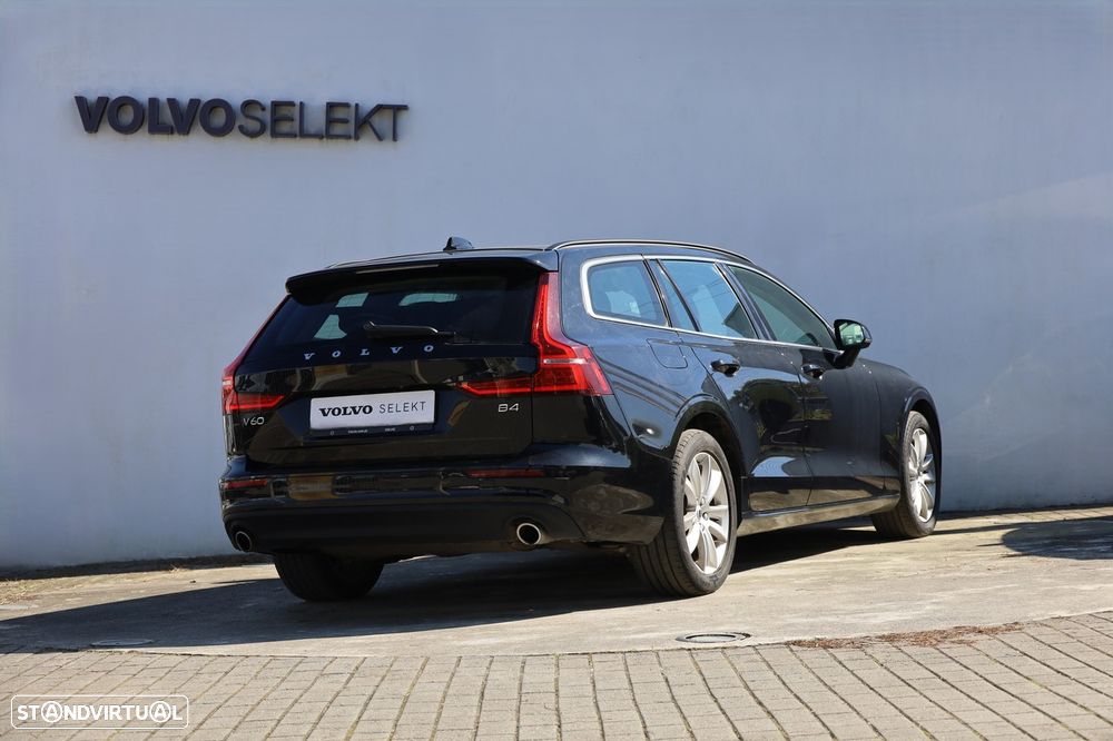 Volvo V60 2.0 B4 Momentum Plus Geartronic - 35
