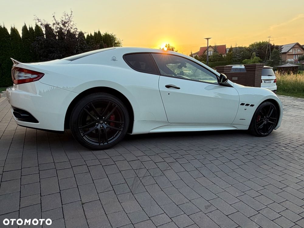 Maserati GranTurismo S Automat - 8