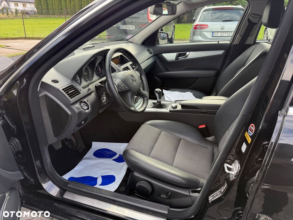 Mercedes-Benz Klasa C 180 CGI BlueEff Avantgarde - 11