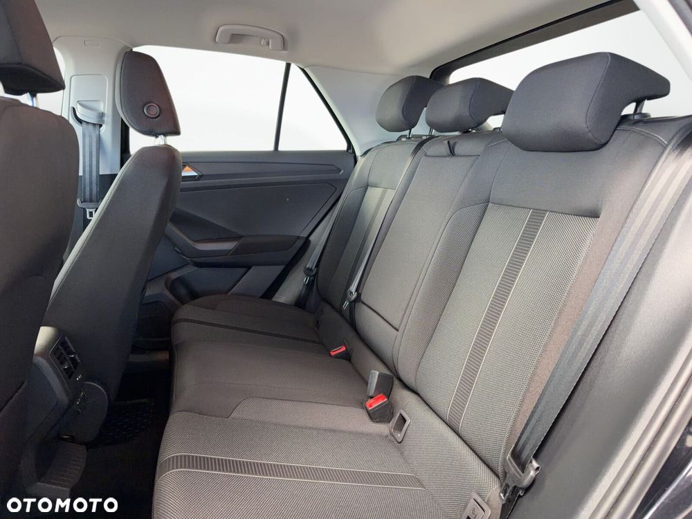 Volkswagen T-Roc - 13