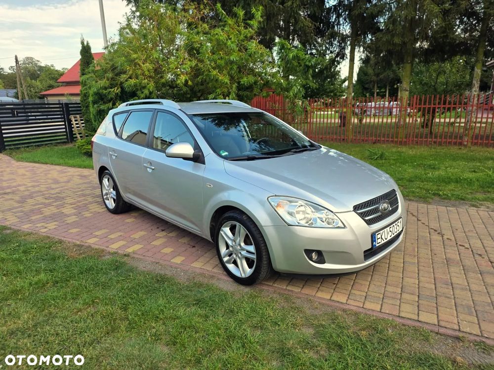 Kia Ceed - 14