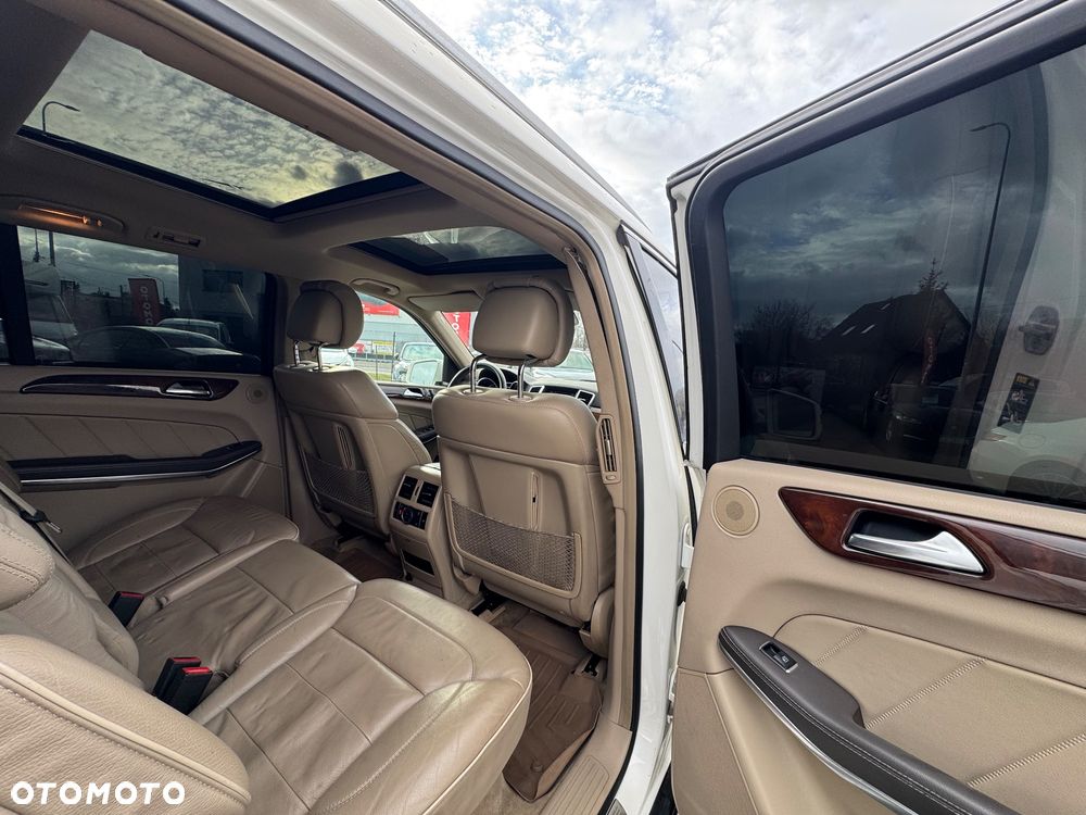 Mercedes-Benz GL 500 4Matic (BlueEFFICIENCY) 7G-TRONIC - 24