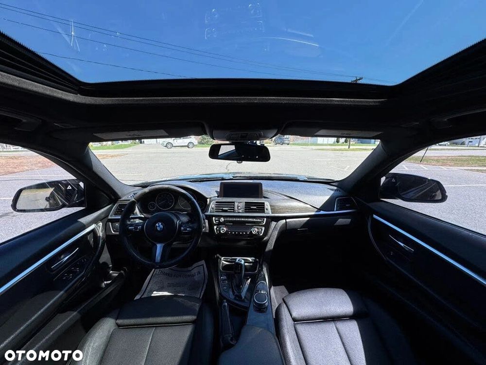 BMW Seria 3 330i M Sport - 30
