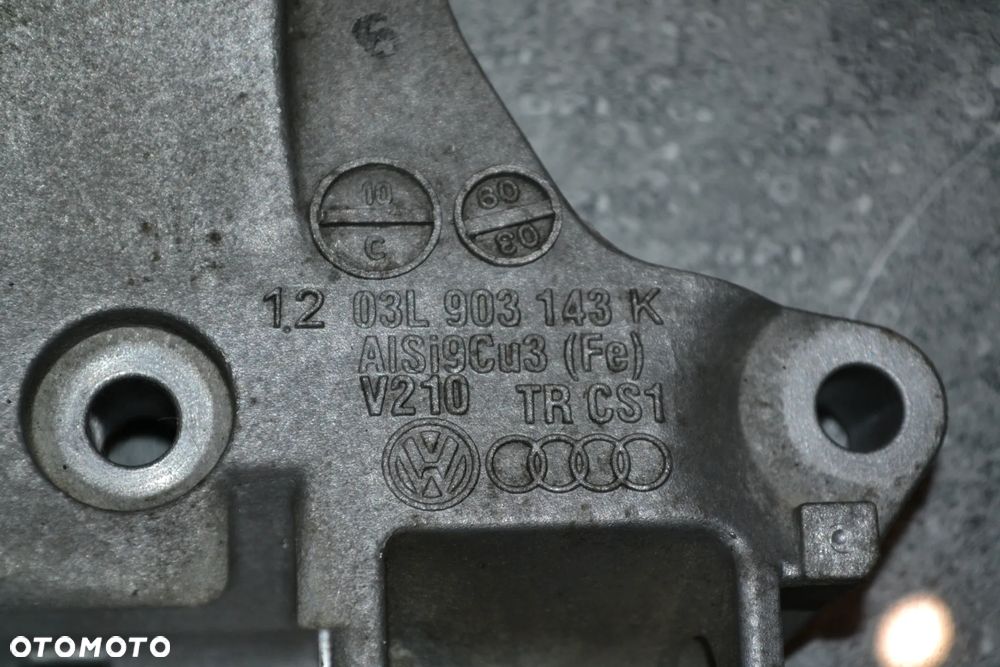 VW AUDI SEAT SKODA ŁAPA PODSTAWA MOCOWANIE ALTERNATORA 1,6 2,0 TDI 03L903143K - 4