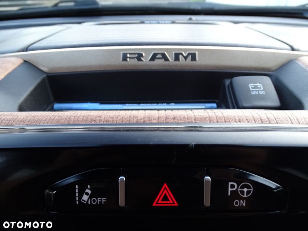 RAM 1500 Crew Cab Longhorn - 24