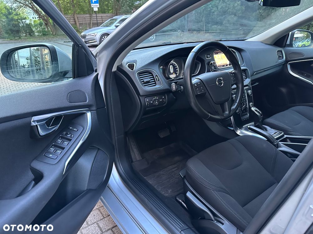Volvo V40 - 18