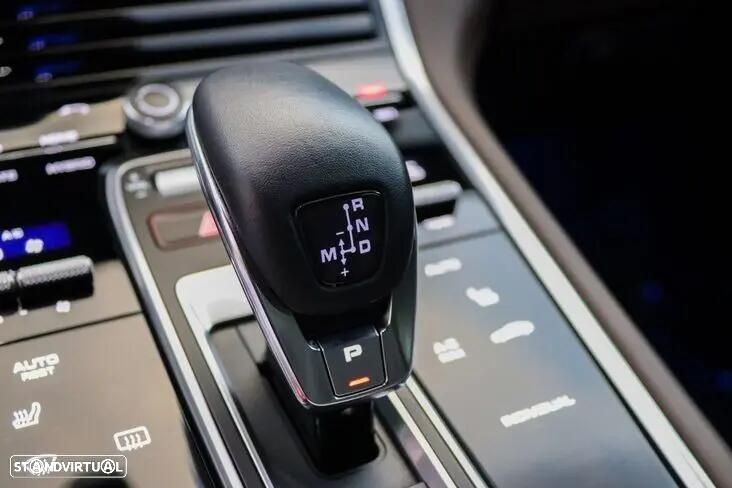 Porsche Panamera 4 E-Hybrid - 27