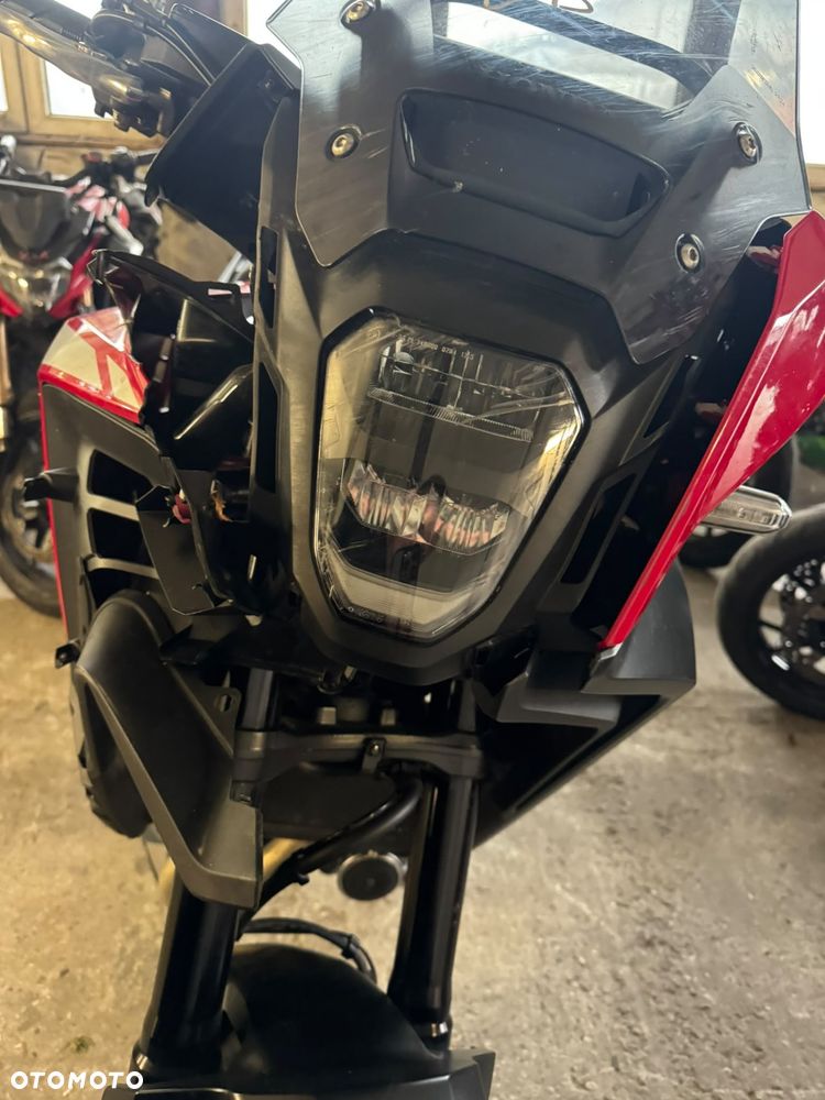 Honda CB - 11