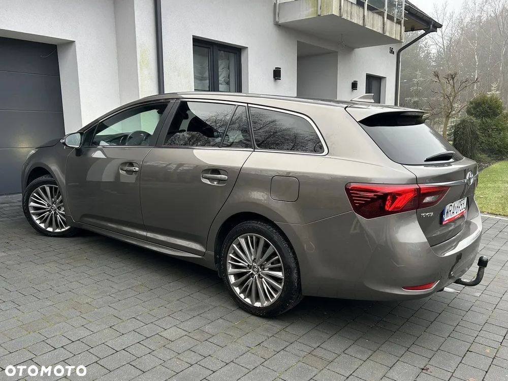 Toyota Avensis Touring Sports 1.8 Edition S+ - 21