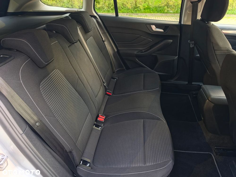 Ford Focus 1.0 EcoBoost Hybrid TITANIUM X - 17