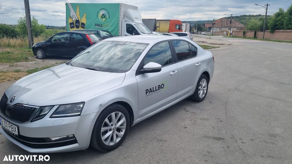 Skoda Octavia 1.6 TDI DSG Style - 5