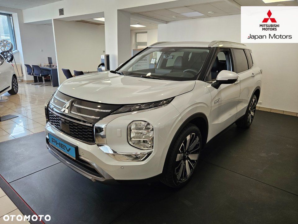 Mitsubishi Outlander - 1