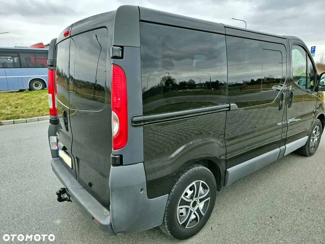 Opel Vivaro - 10