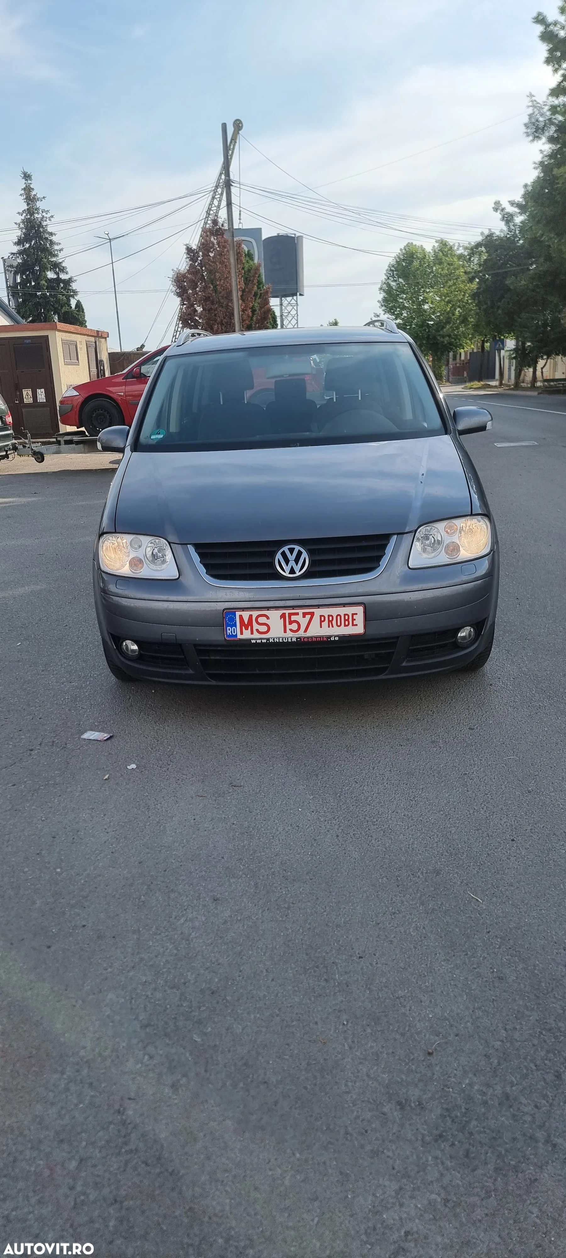 Volkswagen Touran 2.0 TDI Highline - 2