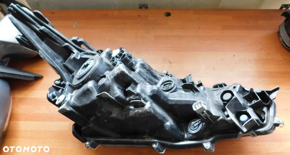 lampa lewa przód TOYOTA COROLLA E21 EU - 8