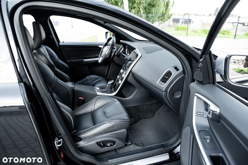 Volvo XC 60 D4 AWD Geartronic Summum - 25