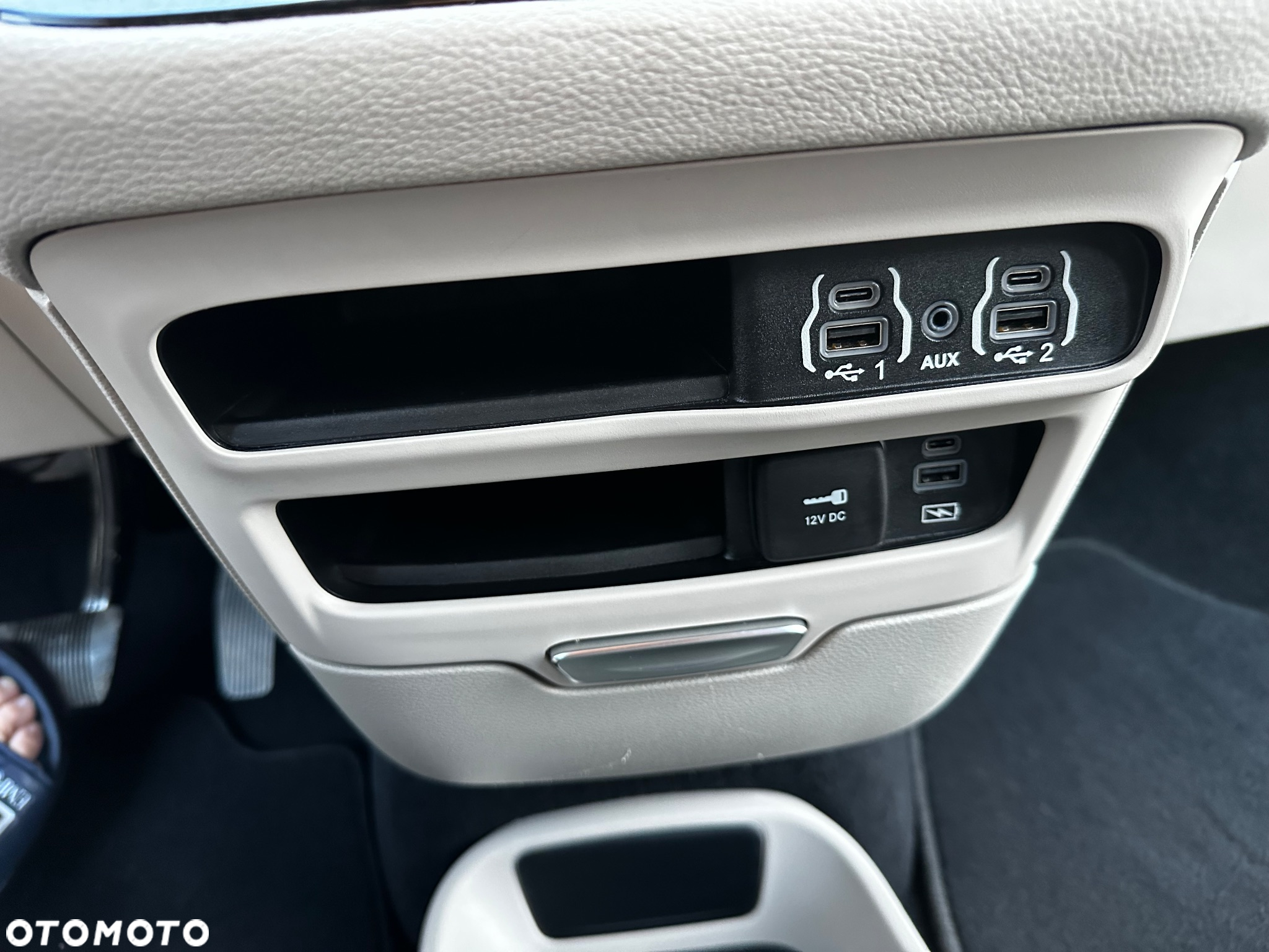 Chrysler Pacifica - 21