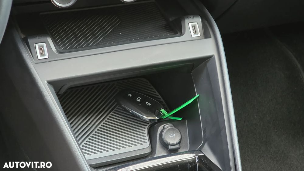 Citroën C4 PureTech 130 Stop&Start EAT8 SHINE - 30