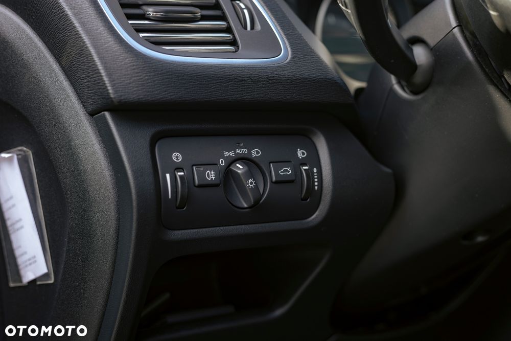 Volvo V40 D4 Geartronic RDesign - 15