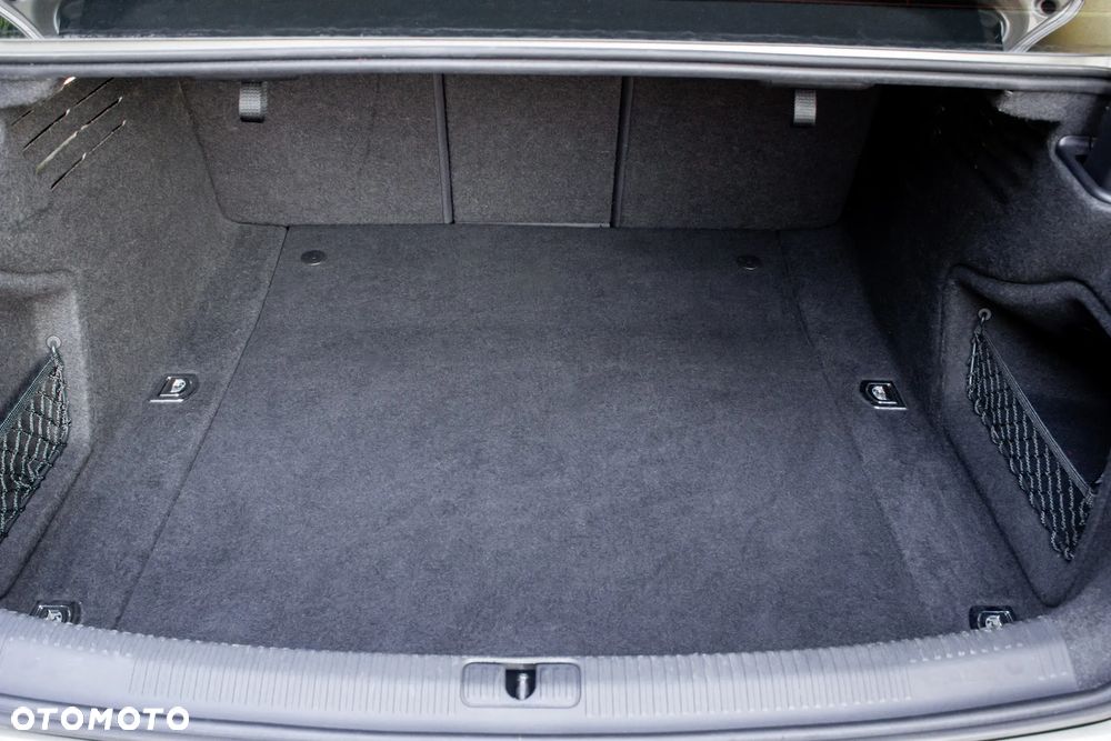 Audi A4 Limousine - 29