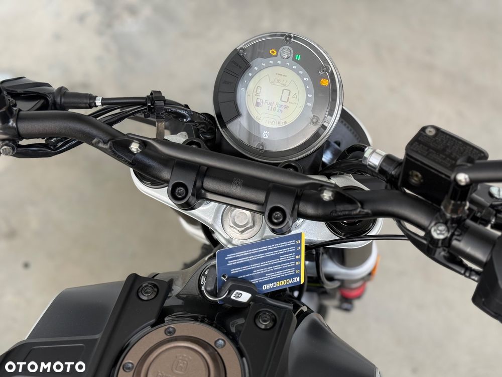 Husqvarna Svartpilen - 21