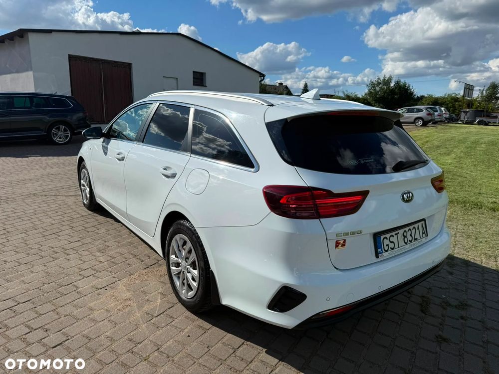 Kia Ceed 1.6 CRDi mHEV GT-Line DCT - 3