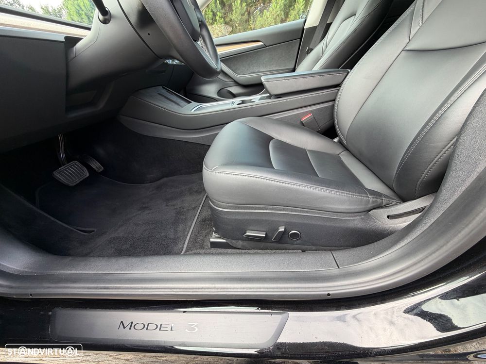 Tesla Model 3 Long Range Tração Traseira - 31