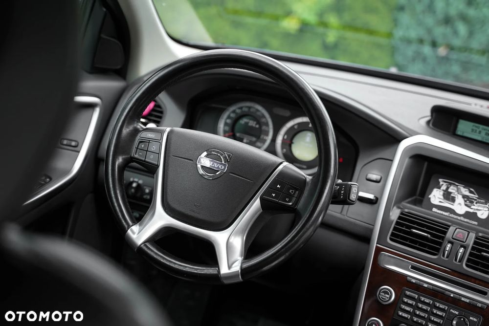 Volvo XC 60 D3 AWD Momentum - 23