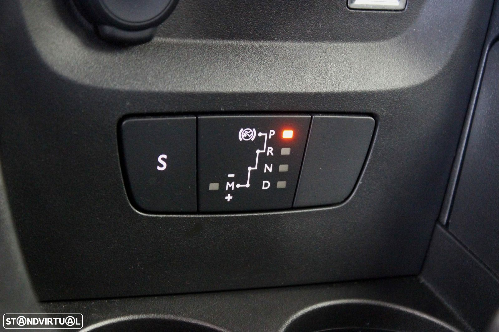 Citroën C3 1.2 PureTech Shine EAT6 - 25
