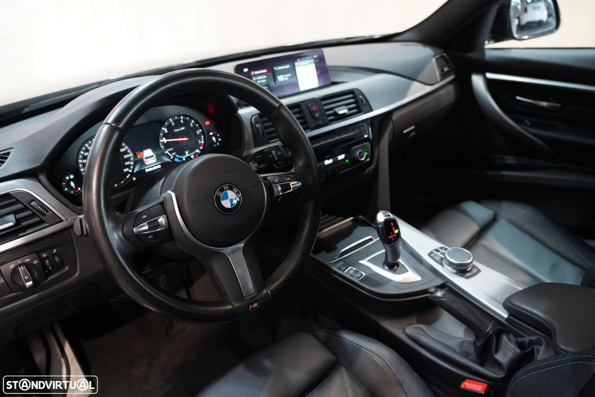 BMW 318 i Touring Pack M Auto - 7